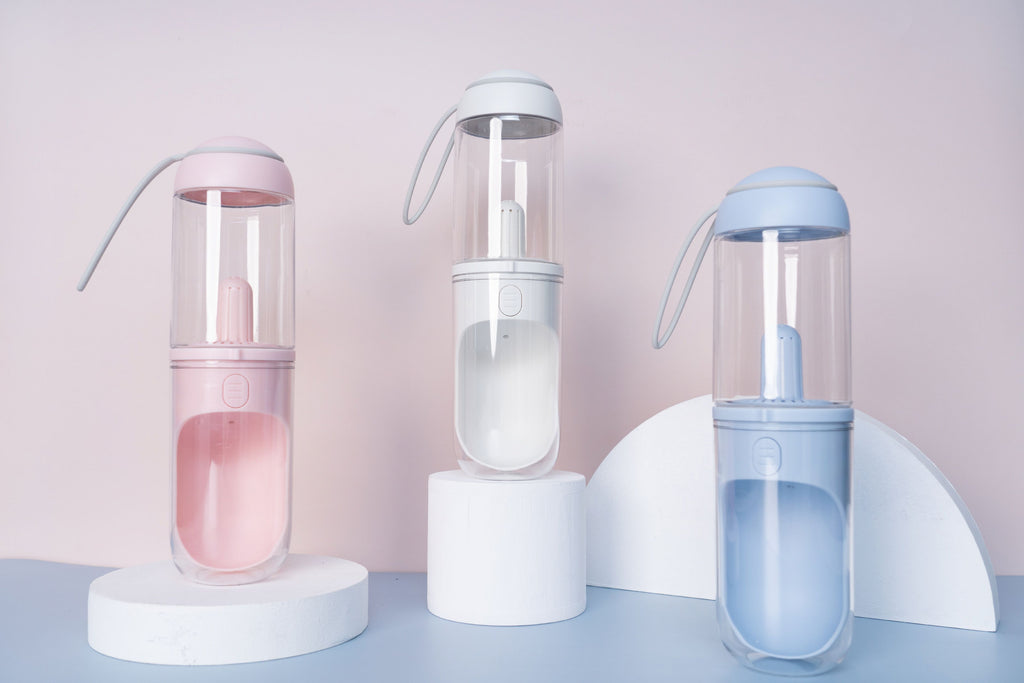 Pet Life ® Handheld Travel Filtered Water Feeder