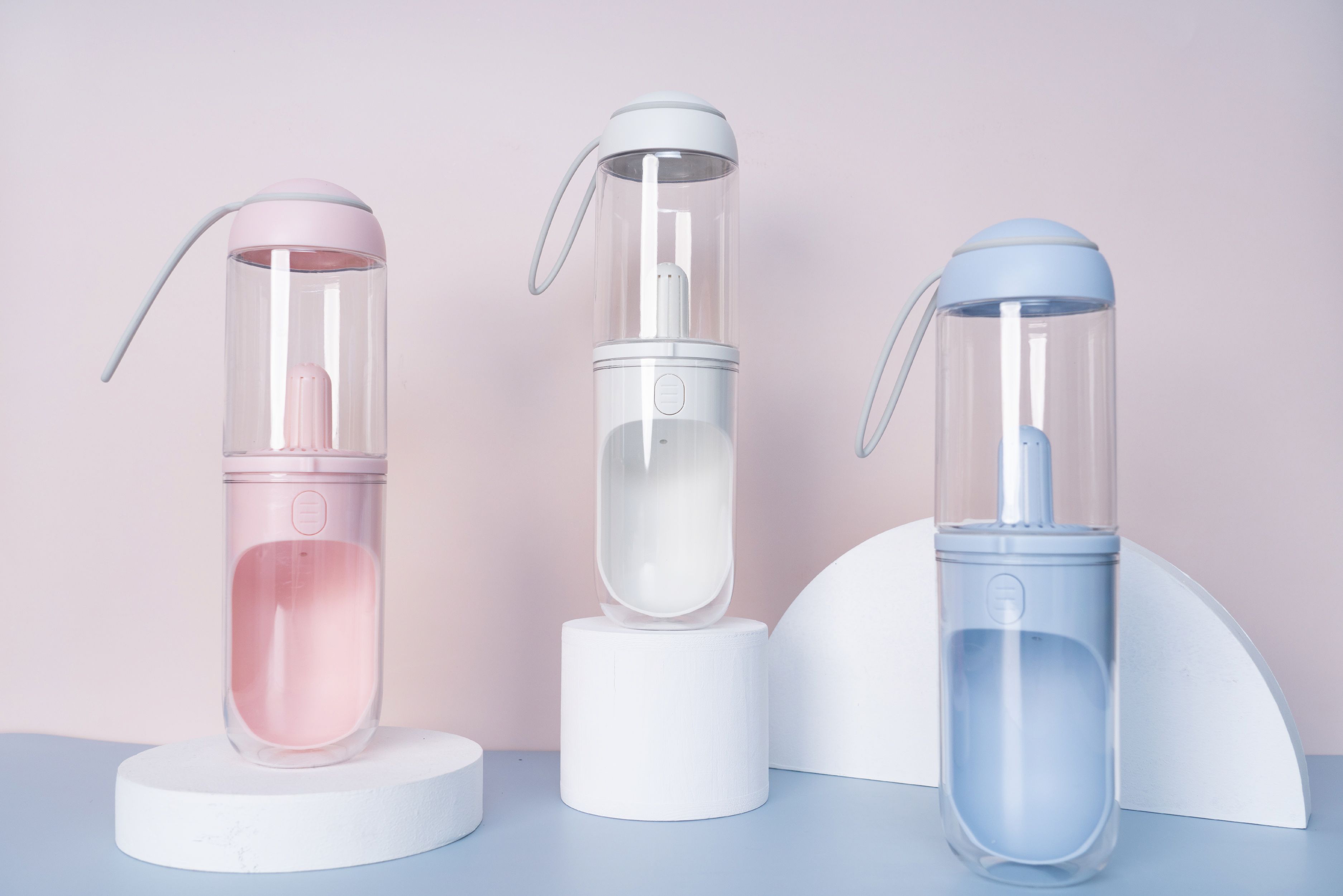 Pet Life ® Handheld Travel Filtered Water Feeder